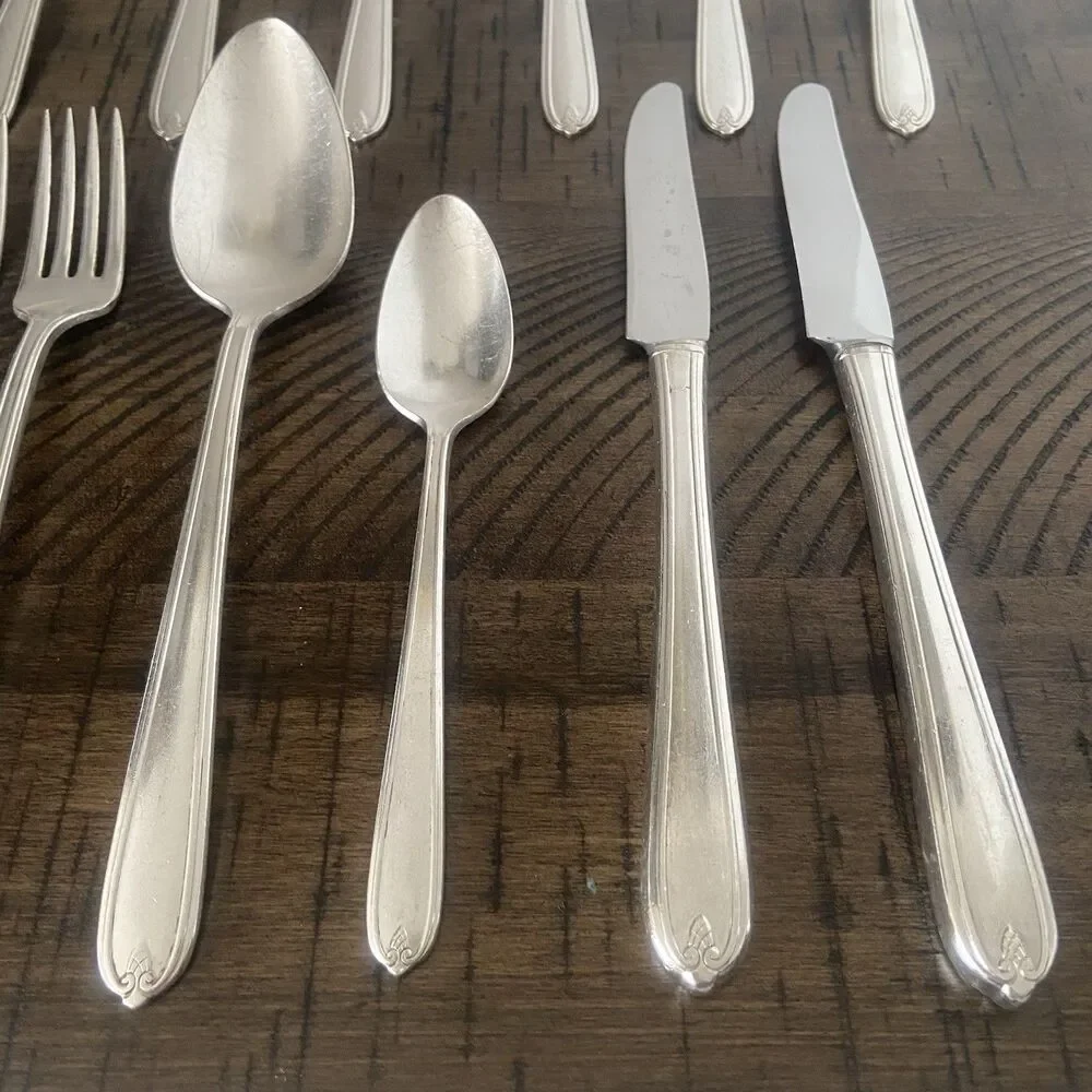 14 Oneida Heirloom Silver Plate Longchamps Chaumont Flatware Replacement Set